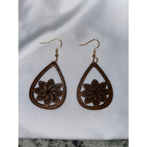 Earrings Dangle Drop Boho Wooden Flower Lightweight Versatile Casual Laser Cut - Picture 1 of 5